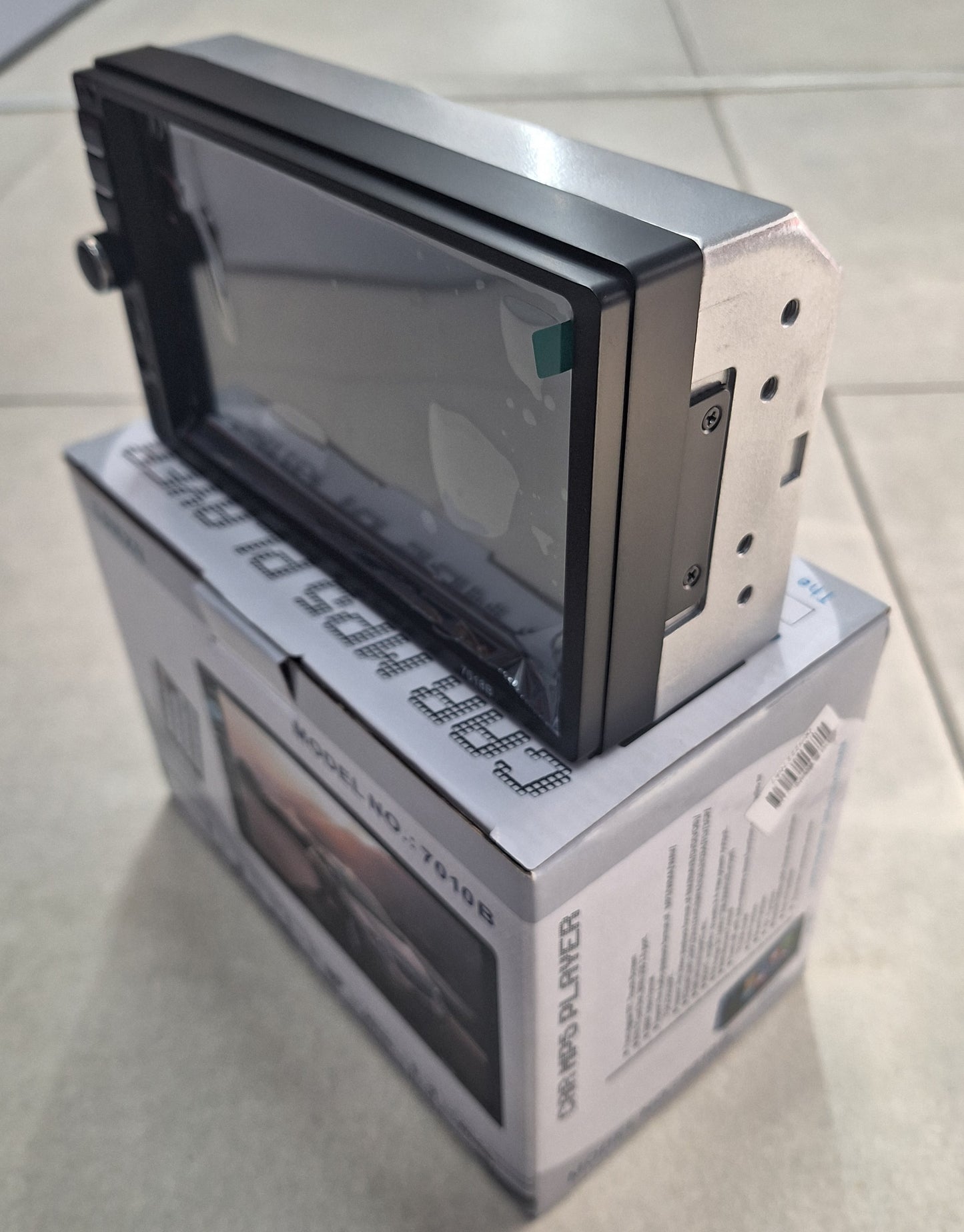 Auto-Multimedia 7010B Sistem 7 inča